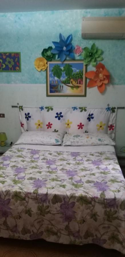 La Finestra Sul Cortile Bed & Breakfast Pomezia Exterior photo