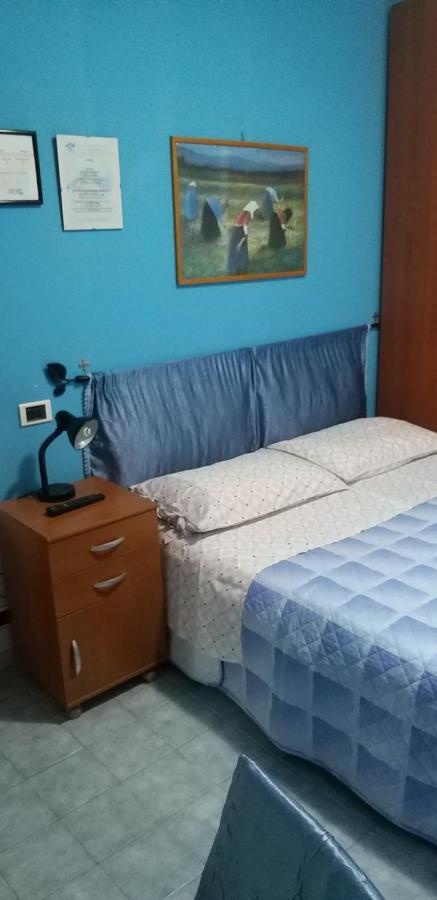 La Finestra Sul Cortile Bed & Breakfast Pomezia Exterior photo