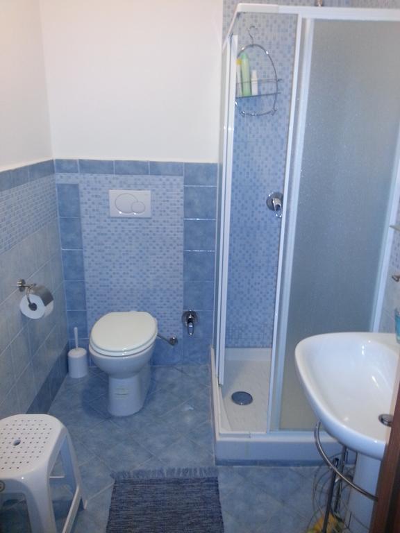 La Finestra Sul Cortile Bed & Breakfast Pomezia Exterior photo